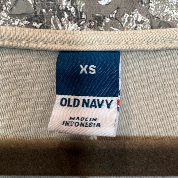 Old Navy Cream Scoop-Neck Maxi Dress - Picture 2 of 2